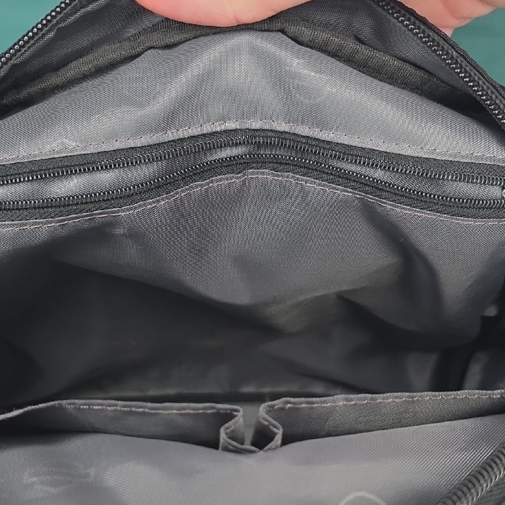 Harley-Davidson Black Nylon Messenger Bag with Silver Hardware - Picture 10 of 15